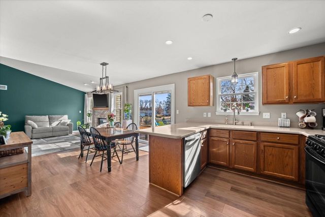 2321 E Cody COURT, Oak Creek, WI 53154