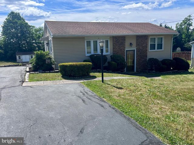 7823 AVONDALE TER, Harrisburg, PA 17112