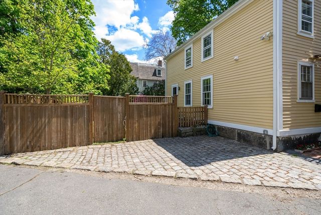180 Federal St, Salem, MA 01970