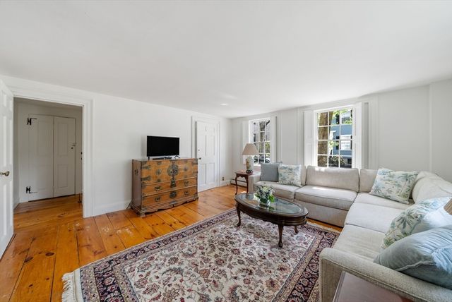 180 Federal St, Salem, MA 01970