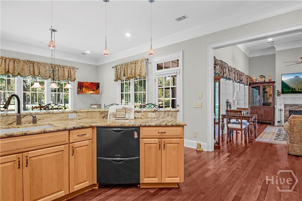 Image 23 of property listing at 312 Spanton Crescent, Pooler, GA 31322