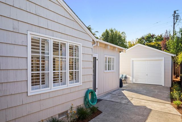 1037 Sonoma Avenue, Menlo Park, CA 94025