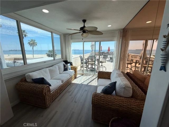 1174 E Ocean 10, Long Beach, CA 90802