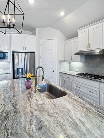 3906 Greenbrier Drive, Melissa, TX 75454