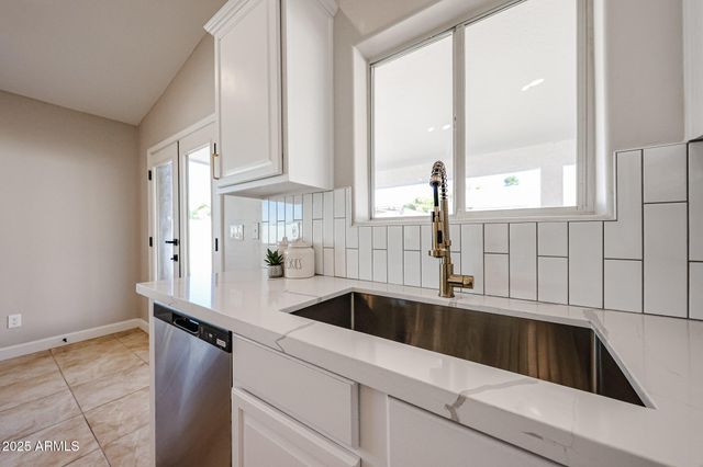 10334 E Diamond Avenue, Mesa, AZ 85208