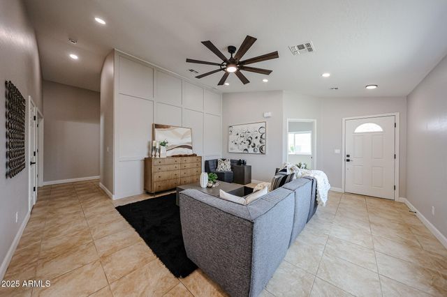 10334 E Diamond Avenue, Mesa, AZ 85208