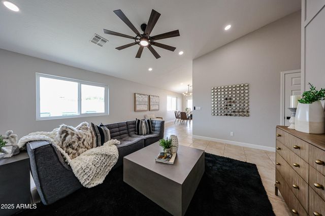 10334 E Diamond Avenue, Mesa, AZ 85208