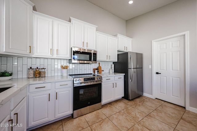 10334 E Diamond Avenue, Mesa, AZ 85208