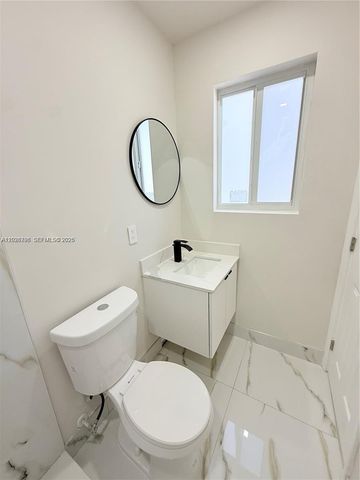 7821 NW 30th Street, Davie, FL 33024