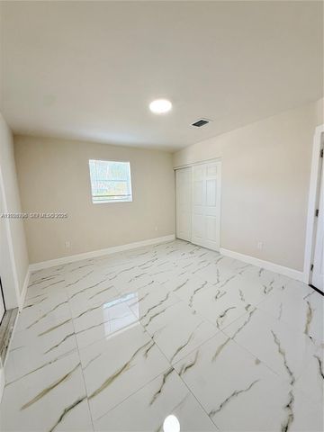 7821 NW 30th Street, Davie, FL 33024