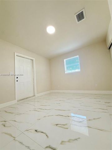 7821 NW 30th Street, Davie, FL 33024