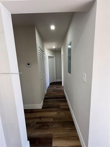 7821 NW 30th Street, Davie, FL 33024
