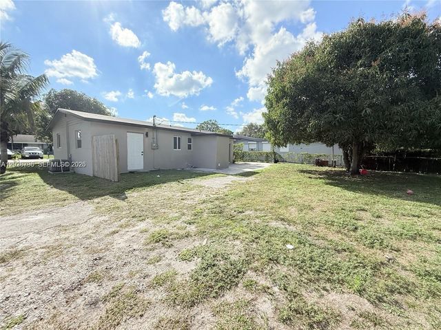 7821 NW 30th Street, Davie, FL 33024