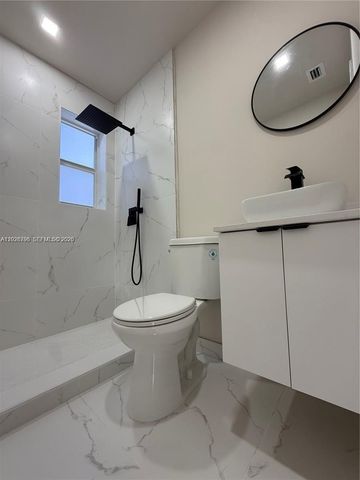 7821 NW 30th Street, Davie, FL 33024