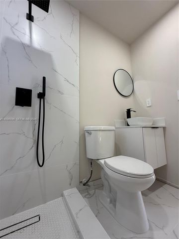 7821 NW 30th Street, Davie, FL 33024