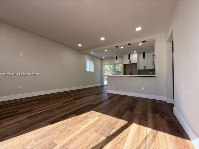 7821 NW 30th Street, Davie, FL 33024