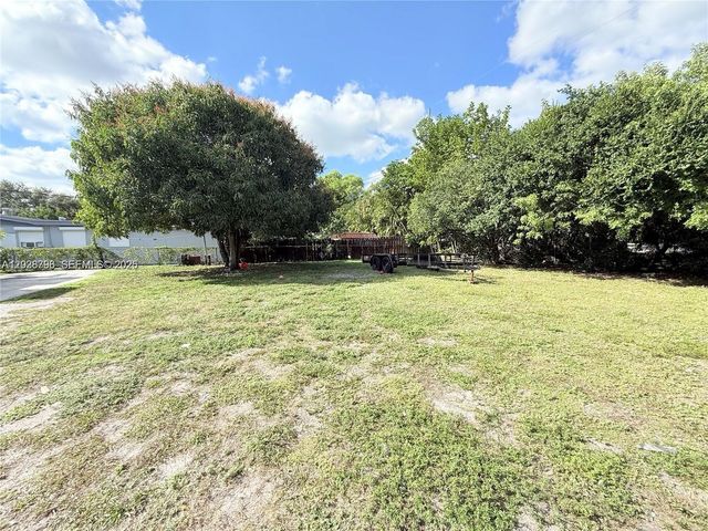 7821 NW 30th Street, Davie, FL 33024
