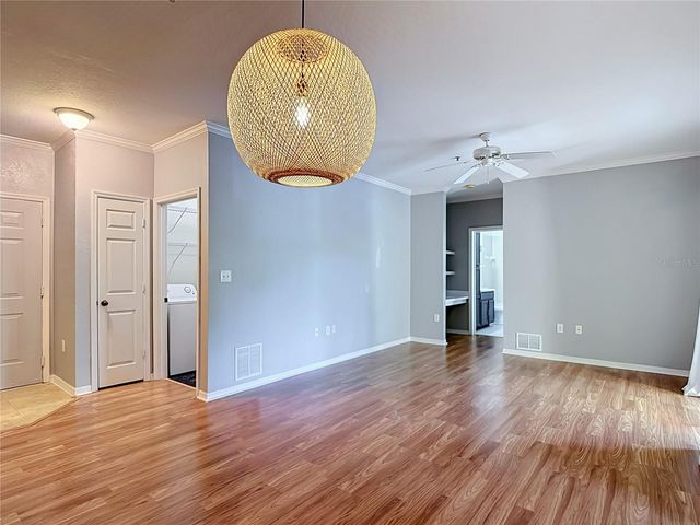 10201 COURTNEY PALMS BOULEVARD 203, Tampa, FL 33619