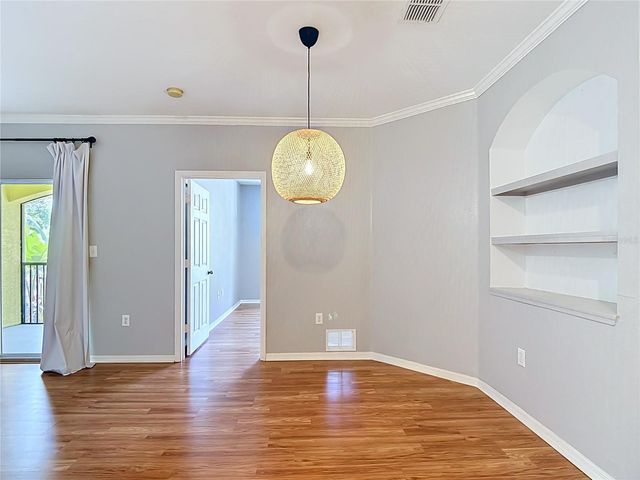 10201 COURTNEY PALMS BOULEVARD 203, Tampa, FL 33619