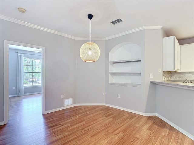 10201 COURTNEY PALMS BOULEVARD 203, Tampa, FL 33619
