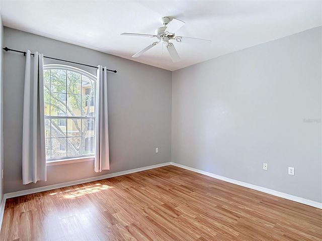 10201 COURTNEY PALMS BOULEVARD 203, Tampa, FL 33619