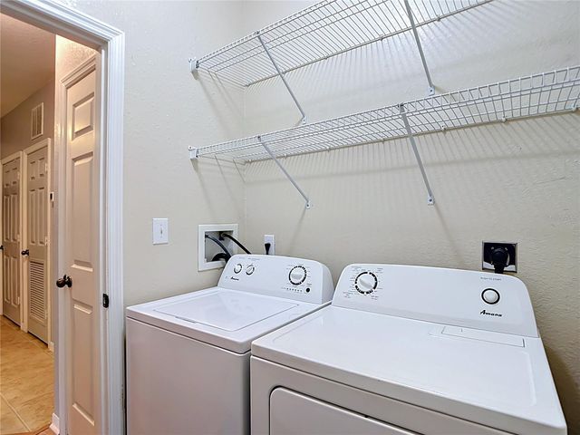 10201 COURTNEY PALMS BOULEVARD 203, Tampa, FL 33619