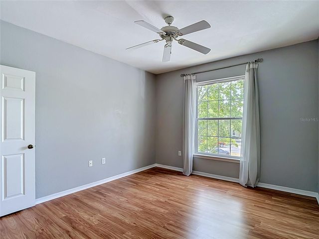 10201 COURTNEY PALMS BOULEVARD 203, Tampa, FL 33619