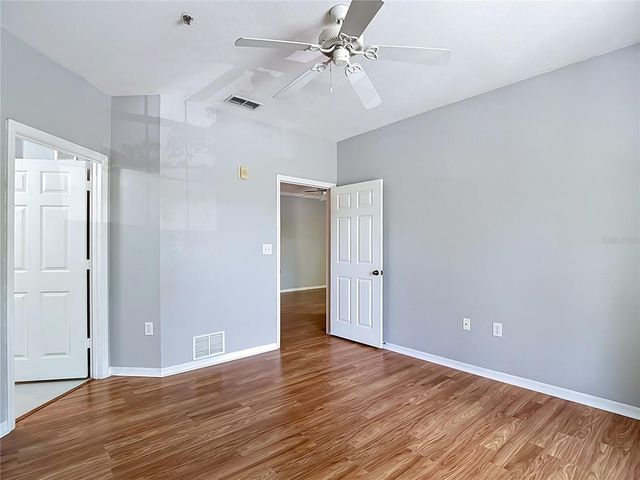 10201 COURTNEY PALMS BOULEVARD 203, Tampa, FL 33619