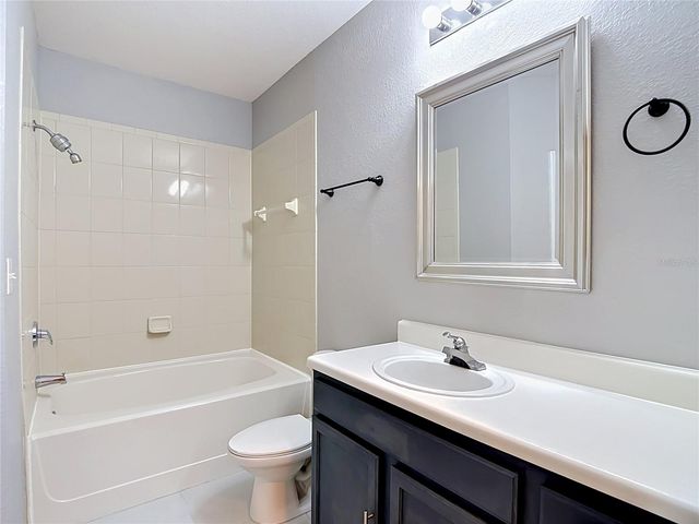 10201 COURTNEY PALMS BOULEVARD 203, Tampa, FL 33619