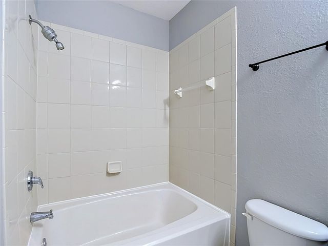 10201 COURTNEY PALMS BOULEVARD 203, Tampa, FL 33619
