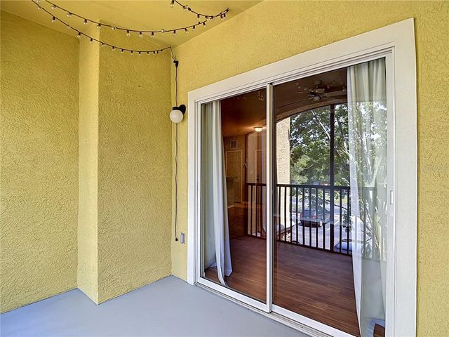 10201 COURTNEY PALMS BOULEVARD 203, Tampa, FL 33619