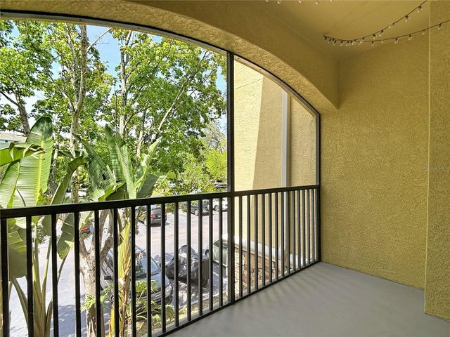 10201 COURTNEY PALMS BOULEVARD 203, Tampa, FL 33619