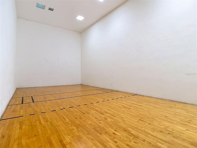 10201 COURTNEY PALMS BOULEVARD 203, Tampa, FL 33619