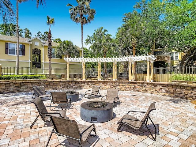 10201 COURTNEY PALMS BOULEVARD 203, Tampa, FL 33619