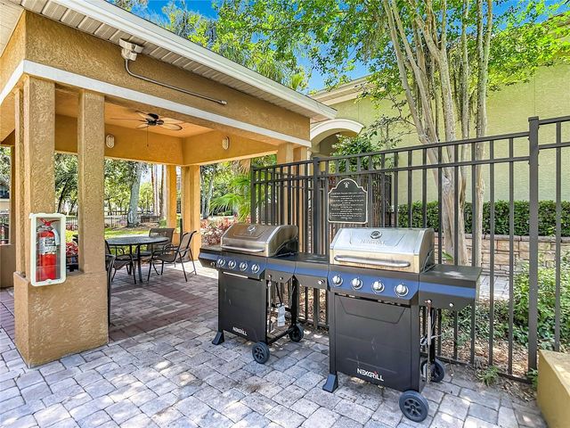 10201 COURTNEY PALMS BOULEVARD 203, Tampa, FL 33619