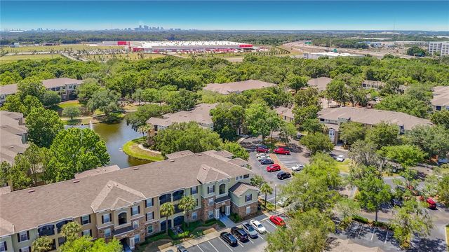 10201 COURTNEY PALMS BOULEVARD 203, Tampa, FL 33619
