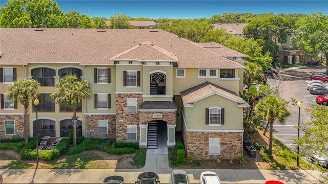 10201 COURTNEY PALMS BOULEVARD 203, Tampa, FL 33619