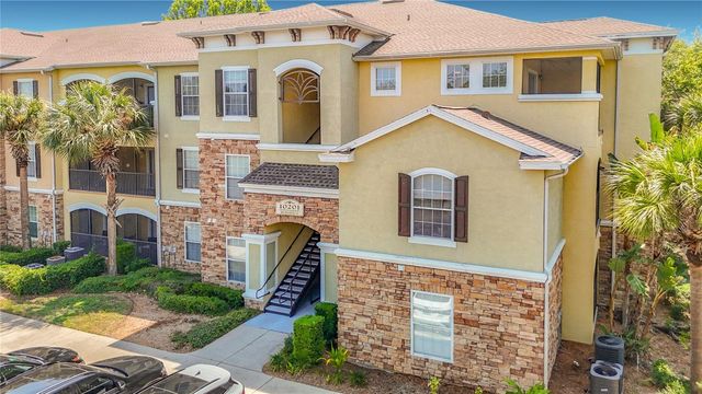 10201 COURTNEY PALMS BOULEVARD 203, Tampa, FL 33619