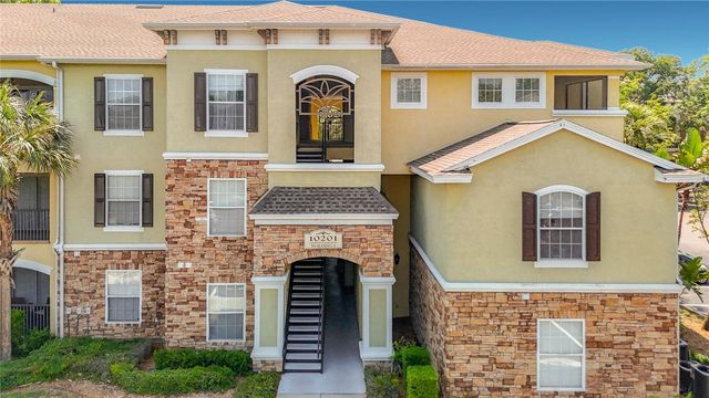 10201 COURTNEY PALMS BOULEVARD 203, Tampa, FL 33619