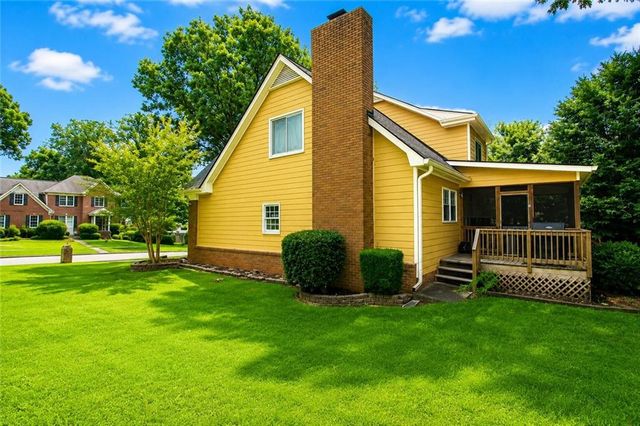 5817 Lost Grove Drive NW, Lilburn, GA 30047