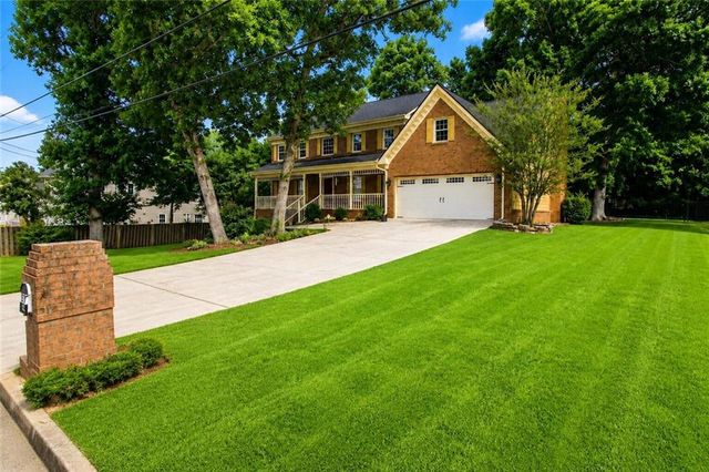 5817 Lost Grove Drive NW, Lilburn, GA 30047