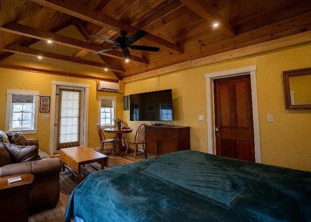 163 PLEASANT VIEW RD, Staunton, VA 24401