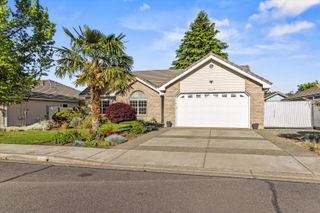 659 Jackson Creek Drive, Central Point, OR 97502