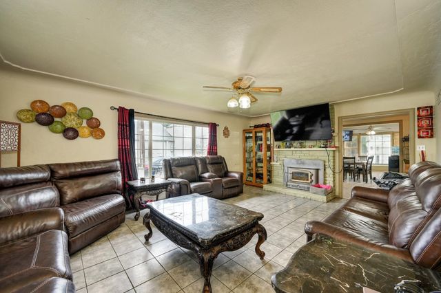 690 Jewell Ave, Yuba City, CA 95991