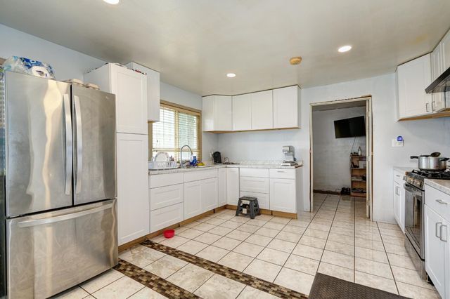 690 Jewell Ave, Yuba City, CA 95991