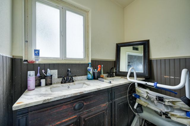 690 Jewell Ave, Yuba City, CA 95991