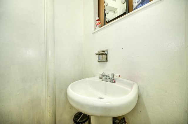 690 Jewell Ave, Yuba City, CA 95991