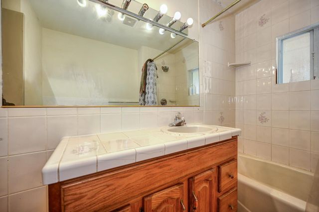 690 Jewell Ave, Yuba City, CA 95991