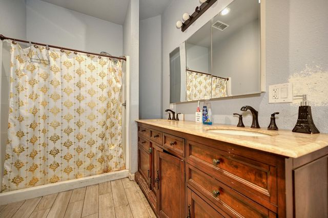 690 Jewell Ave, Yuba City, CA 95991