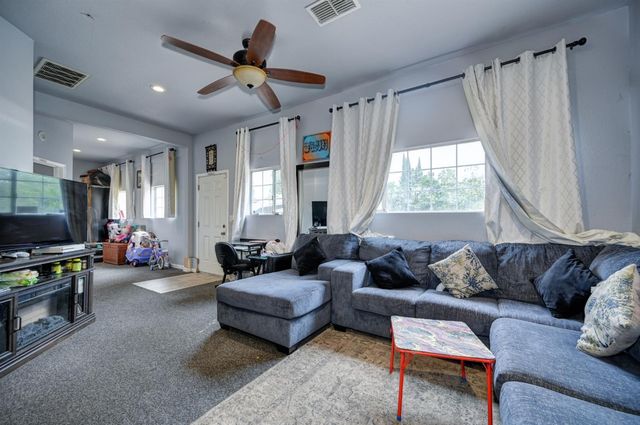 690 Jewell Ave, Yuba City, CA 95991